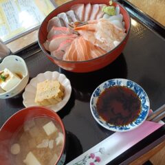 誰かの営みに触れた、小さな旅　　三重県津市　『しとろにえ』